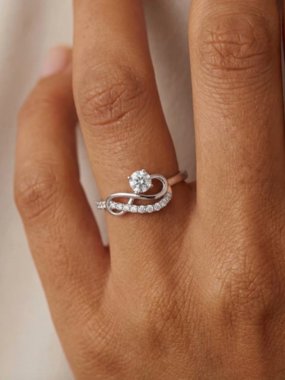 NEW 18k White Gold Diamond Infinity Ring Dainty Ring Band